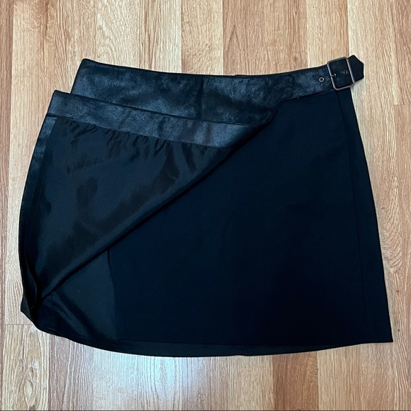 Armani Exchange Black Faux Suede/Knit Wrap Mini Skirt w/ Buckle Detail - Picture 2 of 9